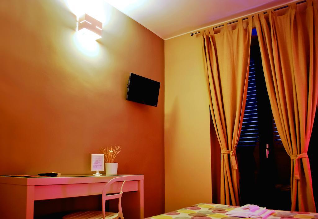Bed And Breakfast Charming House บาร์เลตตา ภายนอก รูปภาพ