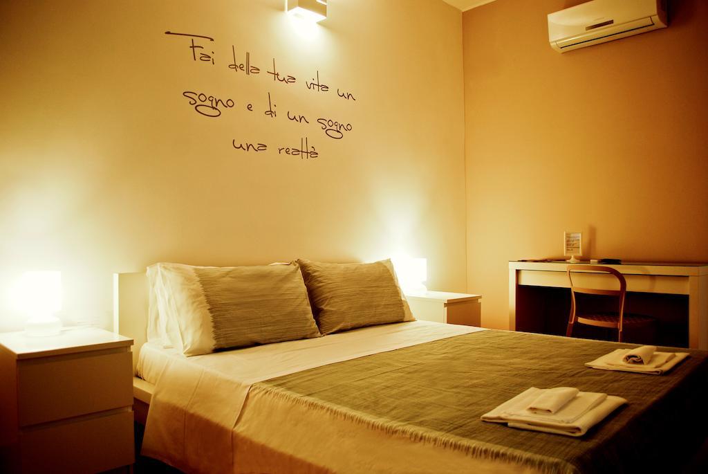 Bed And Breakfast Charming House บาร์เลตตา ห้อง รูปภาพ