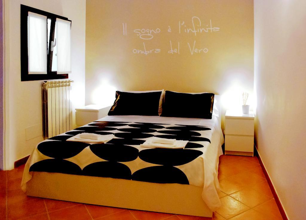 Bed And Breakfast Charming House บาร์เลตตา ห้อง รูปภาพ